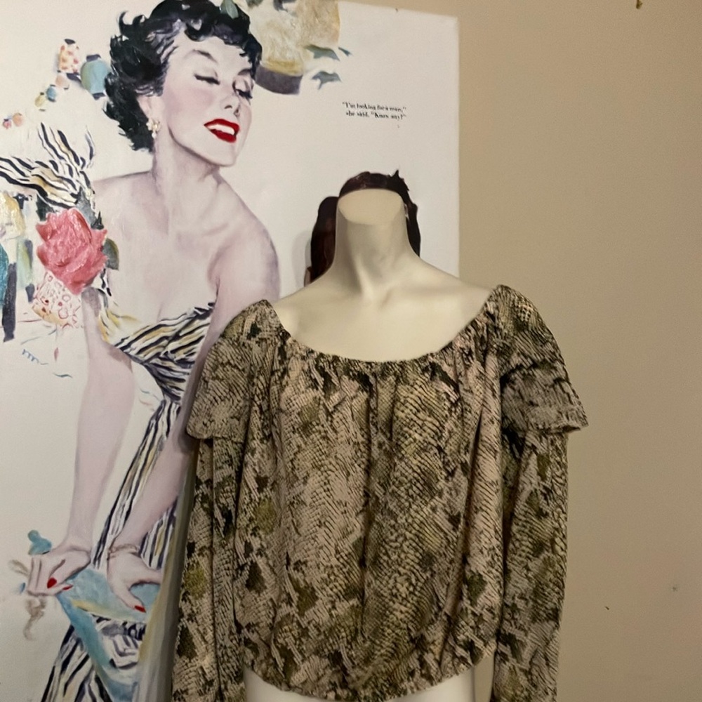 Women's Snake Print Off-Shoulder Top